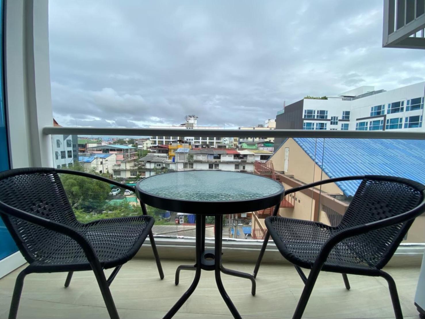 Apartment Grand Avenue X Monthstayz Thailand Pattaya