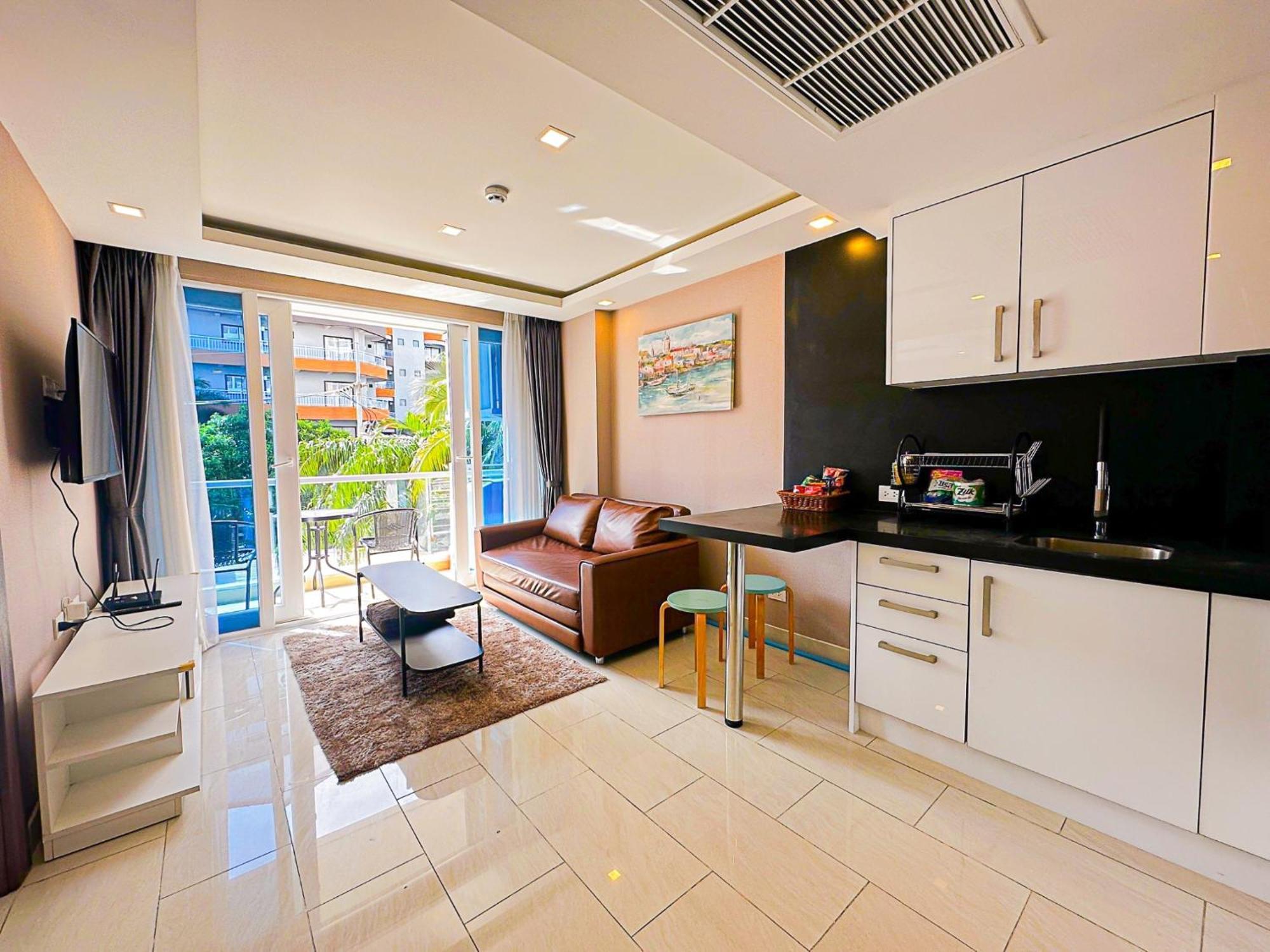 Grand Avenue X Monthstayz Thailand * Pattaya